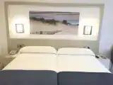 Трёхместный номер с балконом