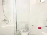 Студия с видом на бассейн