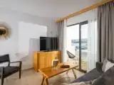 Люкс с частичным видом на море