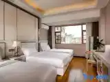 Трёхместный номер Deluxe