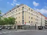 Кровать в общем номере с 2 комнатами