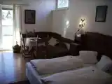 Трёхместный номер Комфорт с балконом