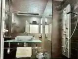 Трёхместная студия Classic с частичным видом на море