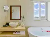 Двухместный номер Deluxe с видом на бассейн