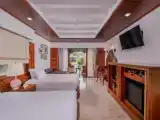 Номер семейный Connecting Lagoon Poolside