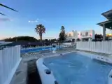 Трёхместный номер Luxury c 1 комнатой с балконом и с видом на бассейн