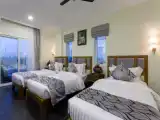 Трёхместный номер Deluxe с балконом
