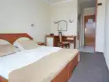 Двухместный номер Стандарт с балконом и с видом на бассейн