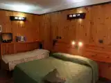 Трёхместный номер Стандарт с балконом и с видом на горы