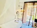 Студия с видом на сад