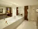 Люкс с видом на озеро