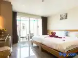 Номер Deluxe с балконом и с частичным видом на море