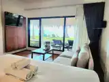 Бунгало с балконом и рядом с пляжем