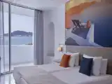 Апартаменты с балконом и с частичным видом на море
