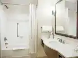Четырёхместный люкс c 1 комнатой