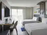 Четырёхместный номер Guest с балконом и с видом на бассейн
