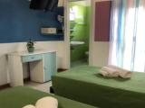 Трёхместный номер Стандарт c 1 комнатой