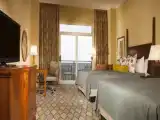 Четырёхместный номер Premier с балконом