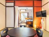 Коттедж с балконом