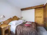 Семейный номер Стандарт с балконом и с видом на озеро
