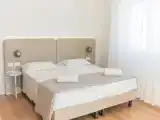 Двухместный номер Комфорт с частичным видом на море