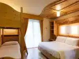 Четырёхместный номер Стандарт с балконом