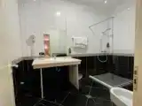 Трёхместный номер Стандарт с видом на бассейн