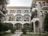 Трёхместный номер Premium с балконом и с видом на сад