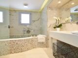 Вилла Deluxe with Heated Private Pool and Jetted Tub
