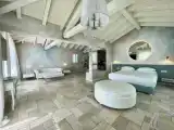 Люкс с видом на бассейн