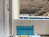 Трёхместная студия с видом на море