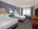 Четырёхместный номер High floor с видом на город