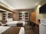 Queen Suite-Accessible