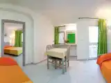 Четырёхместный номер Стандарт с балконом