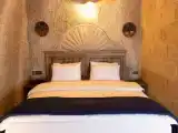 Трёхместный номер Cave