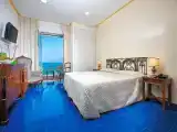 Двухместный номер Стандарт с частичным видом на море