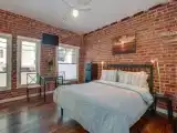 Studio Suite для людей с ограниченными возможностями с видом на улицу