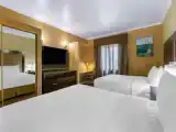 Четырёхместный номер Стандарт с балконом