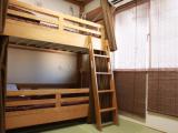 Кровать в общем номере (женский номер)