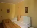 Трёхместный номер Стандарт с балконом и с частичным видом на море
