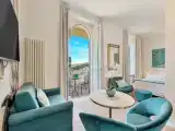 Полулюкс с балконом