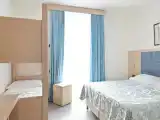 Четырёхместный номер Стандарт с видом на озеро
