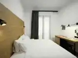 Двухместный номер Deluxe с видом на Белую башню