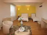 Трёхместный номер Стандарт с видом на окрестности