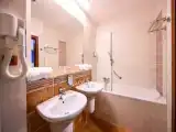Двухместный номер Стандарт с видом на бассейн