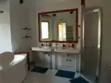 Четырёхместный люкс с видом на озеро