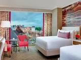 Четырёхместный номер Resort Strip View