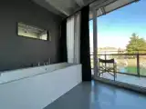 Люкс с видом на озеро
