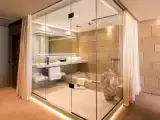 Номер Deluxe с видом на бассейн