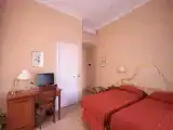 Трёхместный номер Стандарт с балконом